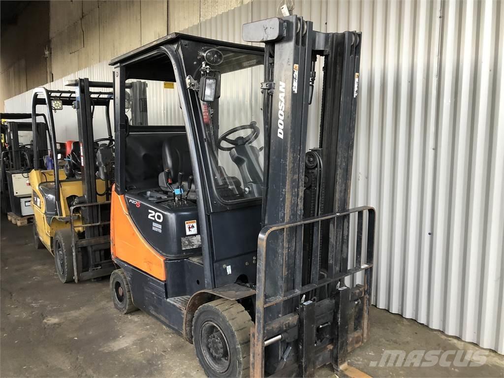 Doosan G20 SC-5 Gas Stapler