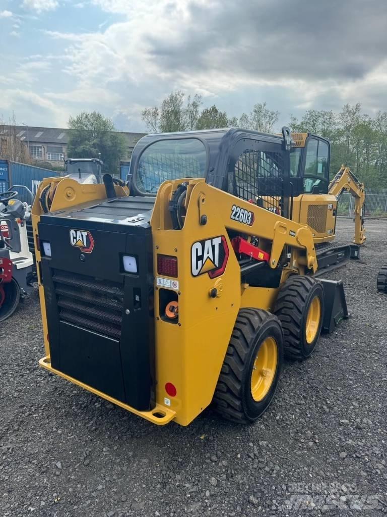 CAT 226D3 Kompaktlader