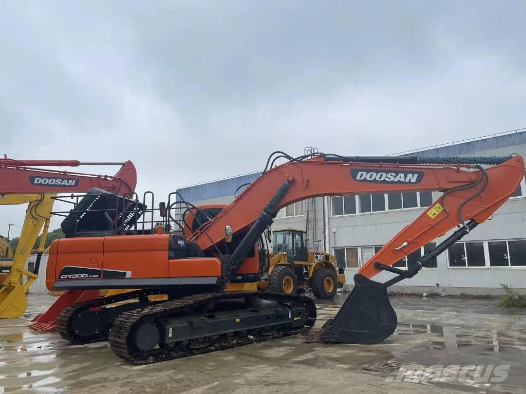 Doosan DX 300 LC Raupenbagger
