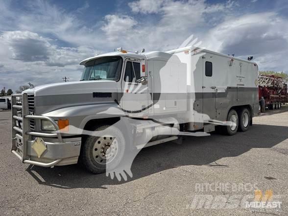 Mack CH613 Sonstige Baumaschinen