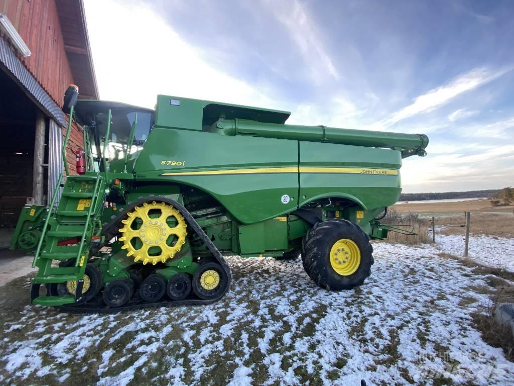 John Deere S790i Mähdrescher