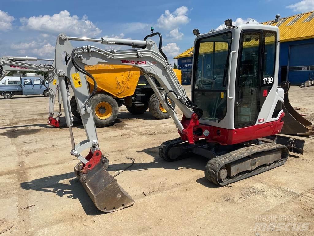 Takeuchi TB225 Minibagger < 7t