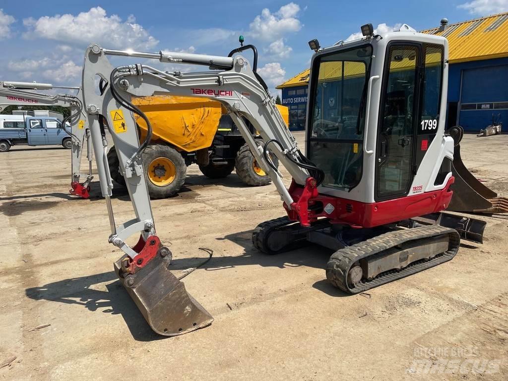 Takeuchi TB225 Minibagger < 7t