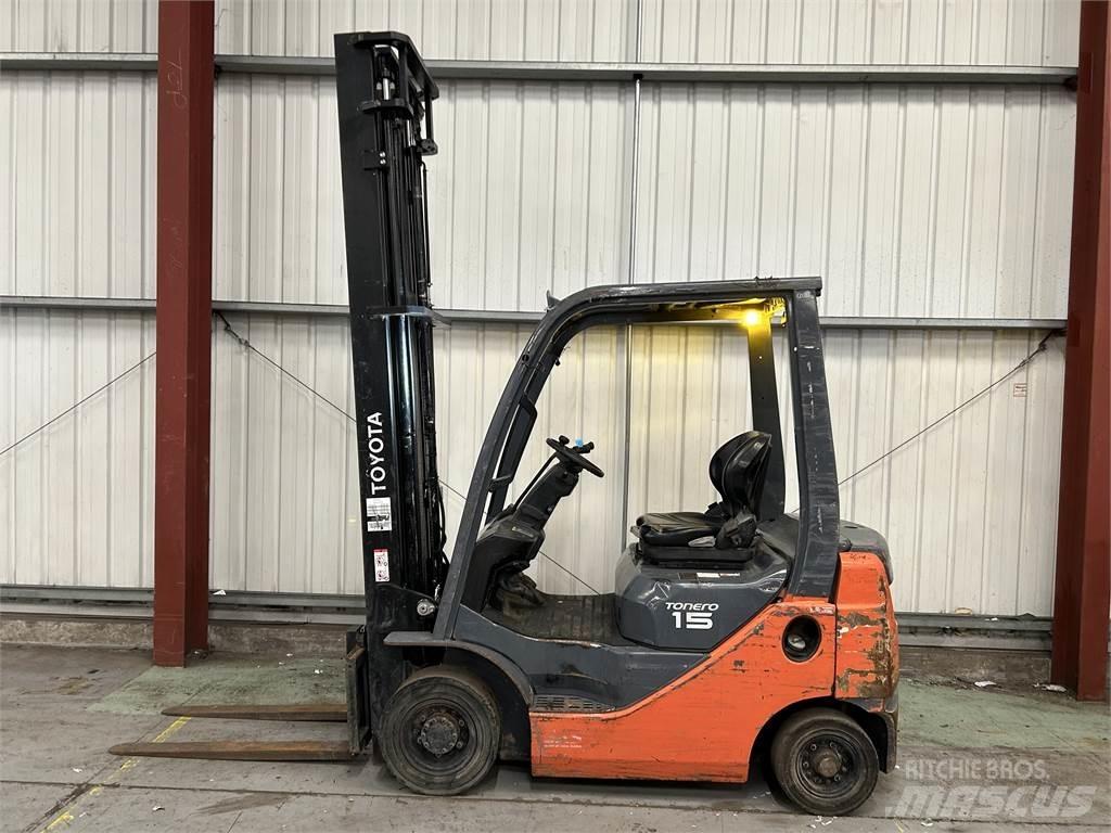 Toyota 02-8FDF15 Diesel Stapler