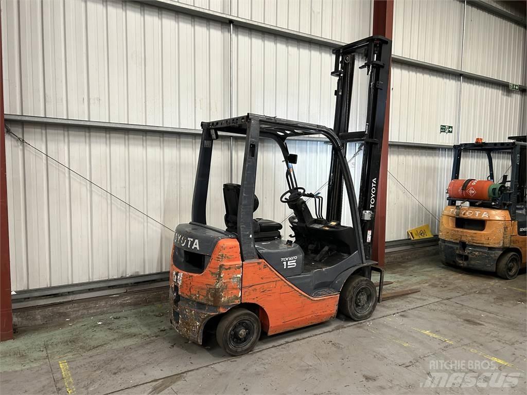 Toyota 02-8FDF15 Diesel Stapler