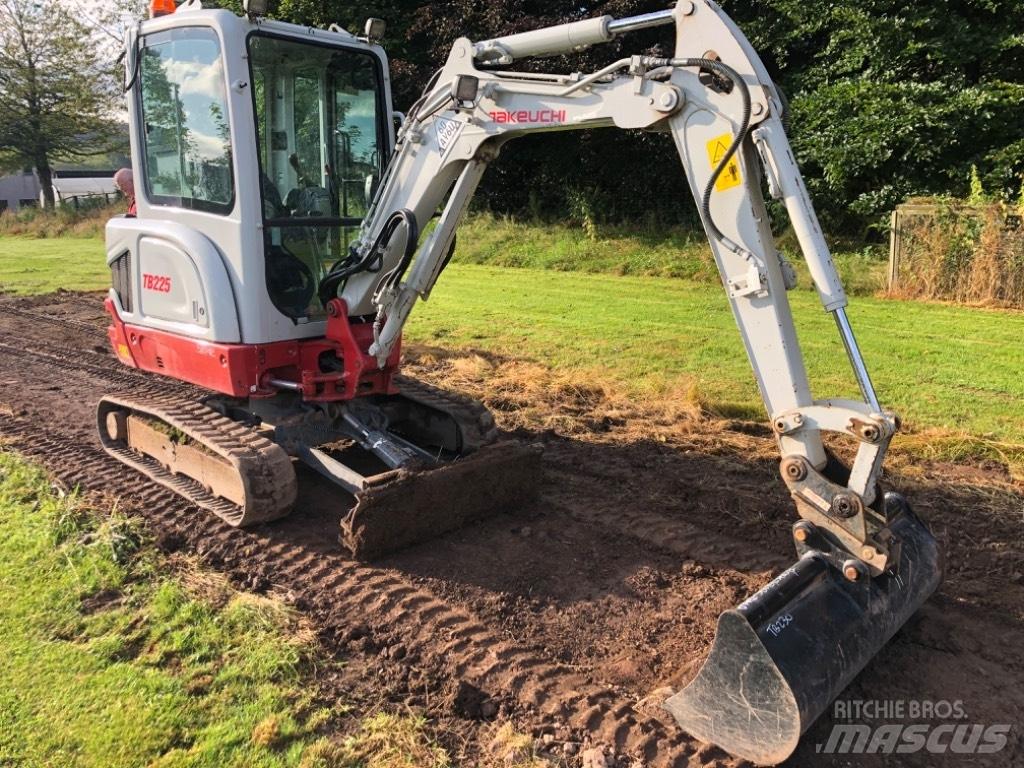 Takeuchi TB 225 Minibagger < 7t