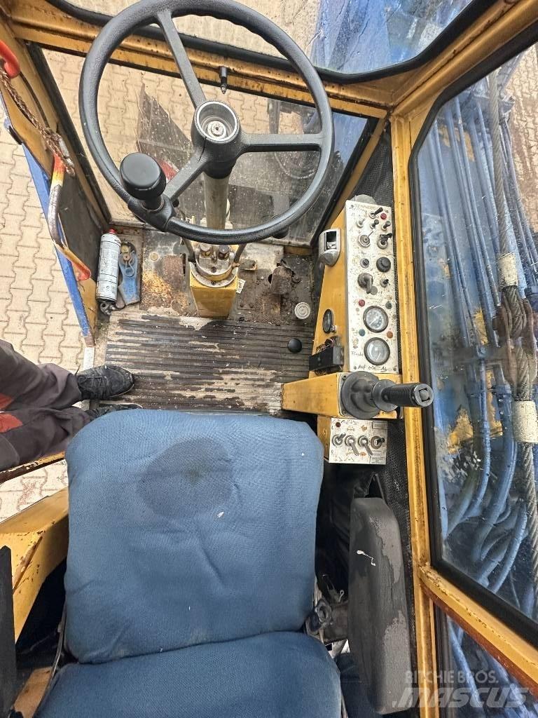 Sennebogen 212 Andere Krane
