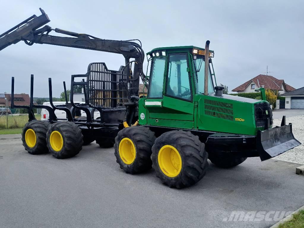 John Deere 1110 D Forwarder