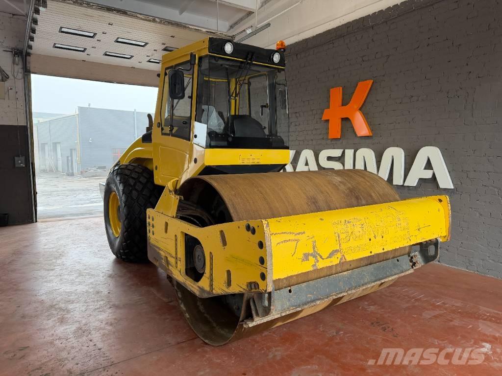 Bomag BW 211 D-4 Walzenzüge