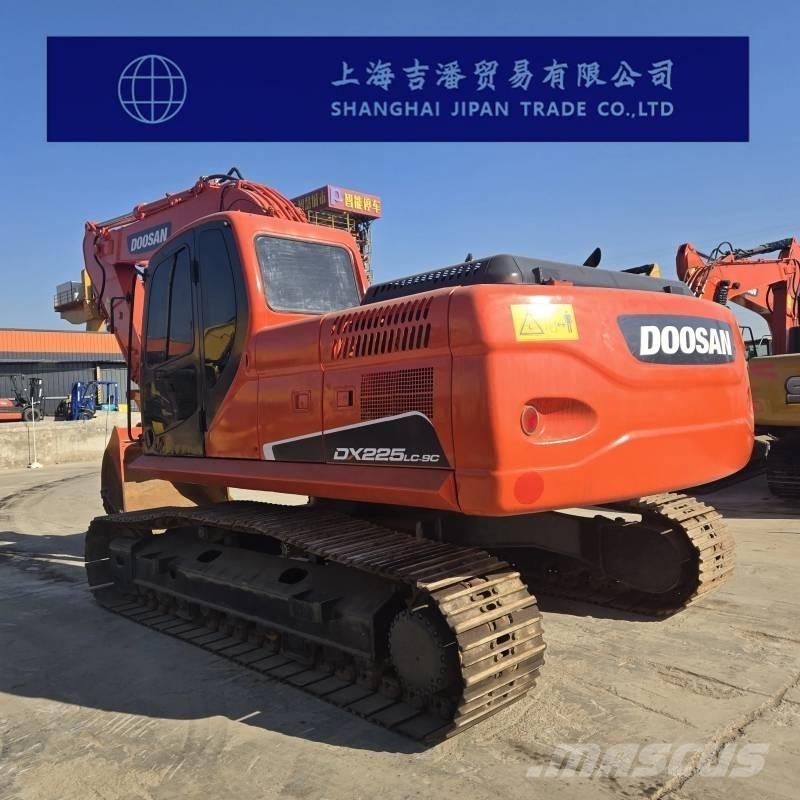 Doosan DX 225 Raupenbagger