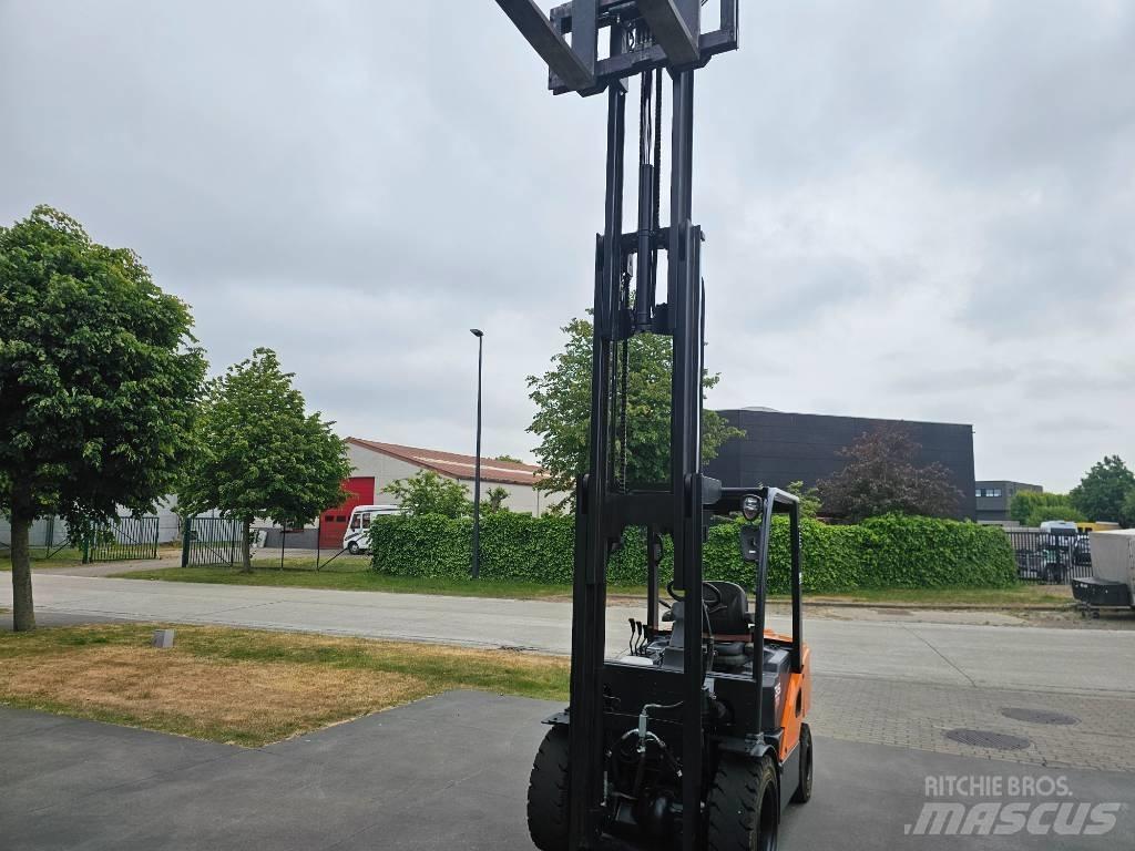 Doosan D 35 S-7 Diesel Stapler