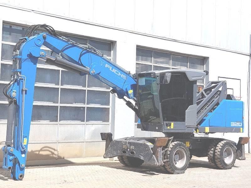 Fuchs MHL 320 F Materialumschlag