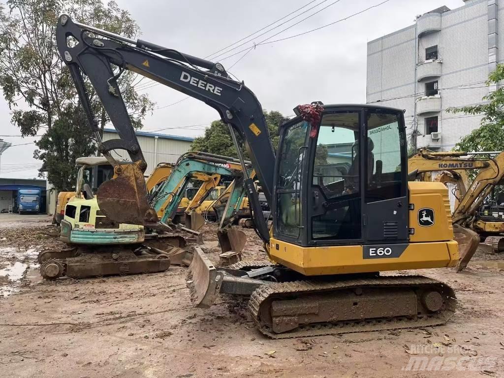 John Deere E60 Minibagger < 7t