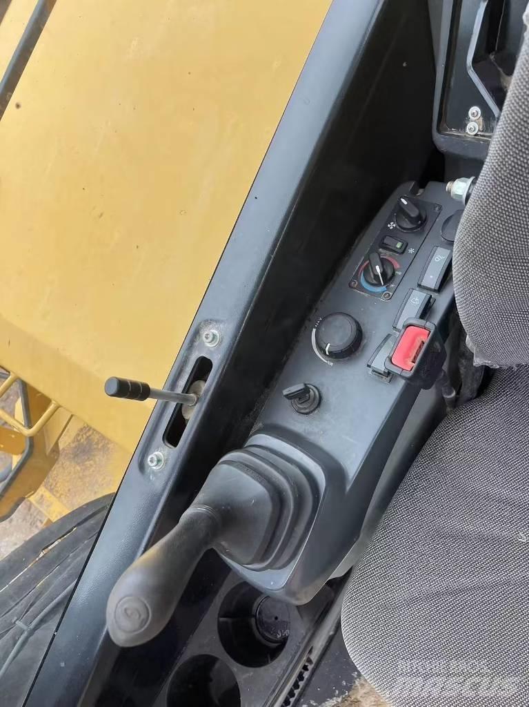John Deere E60 Minibagger < 7t