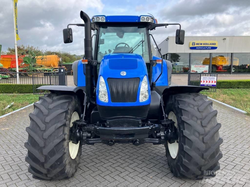 New Holland TVT 145 Traktoren