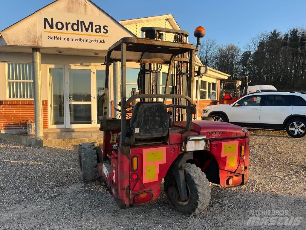 Moffett M4 25.3 Diesel Stapler