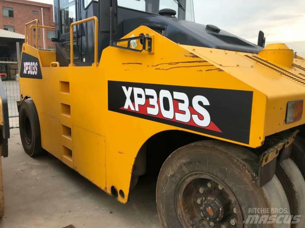 XCMG XP303 Gummiradwalzen