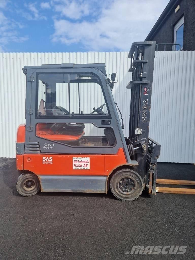 Toyota 7 FBMF 30 Elektro Stapler
