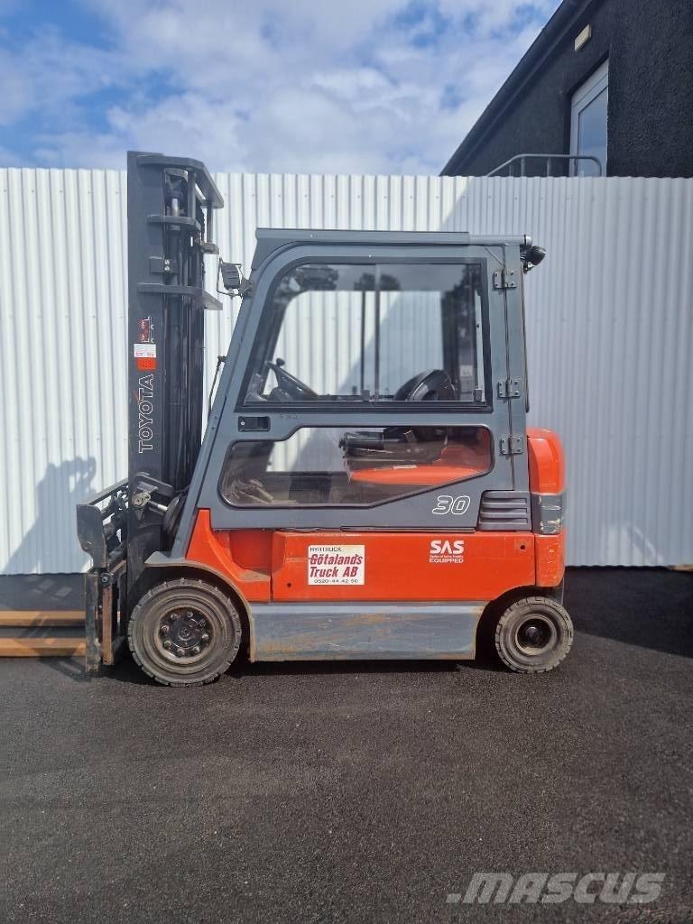 Toyota 7 FBMF 30 Elektro Stapler