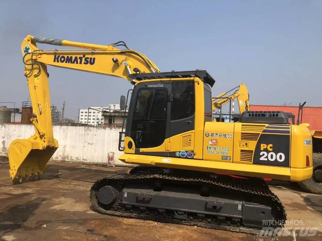 Komatsu PC200-8 Raupenbagger