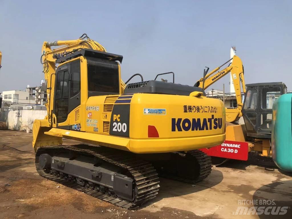 Komatsu PC200-8 Raupenbagger