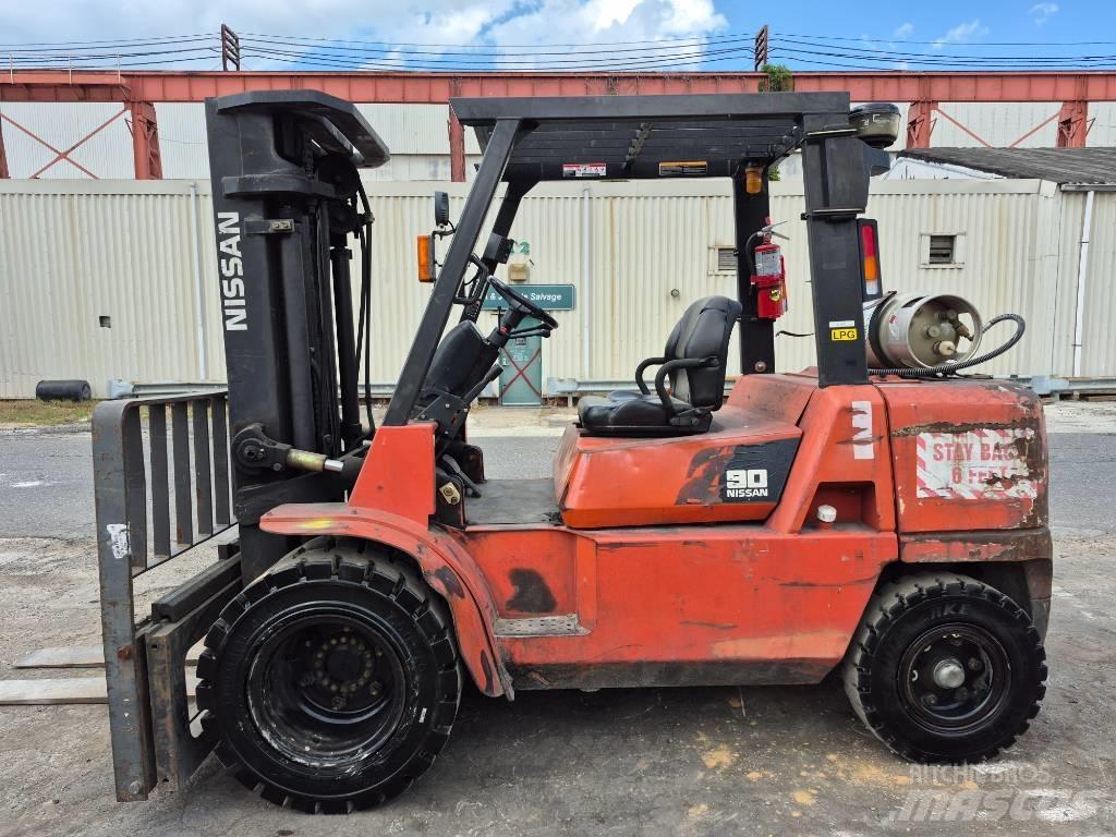 Nissan F04 B 40 H Andere Gabelstapler