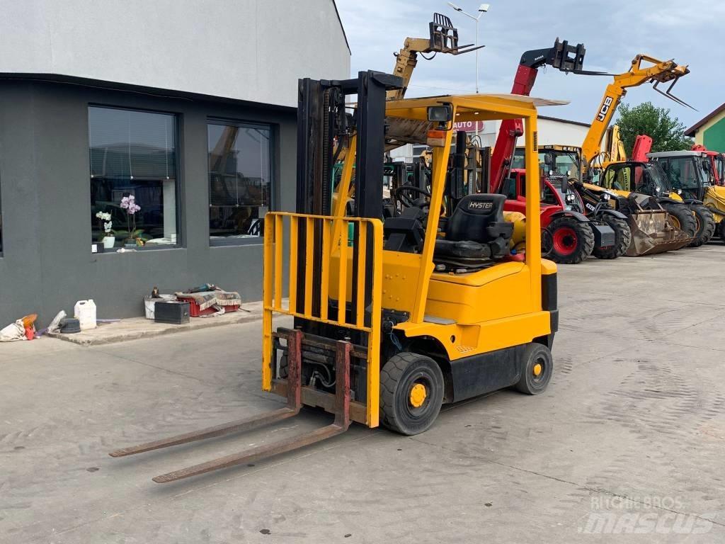 Hyster H 1.75 XM Gas Stapler