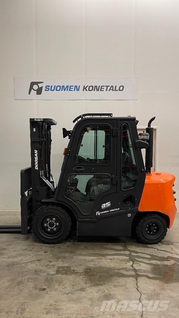 Doosan D35NXP Diesel Stapler