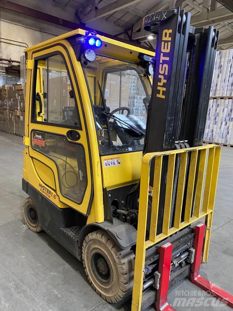 Hyster H1.6FT Gas Stapler