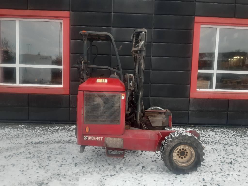 Moffett M5 25.3 Diesel Stapler