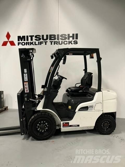 Mitsubishi FD25N3 Diesel Stapler