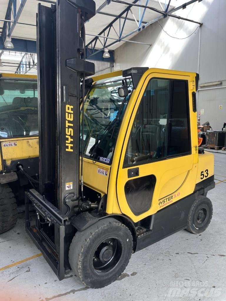 Hyster H3.0FT Gas Stapler