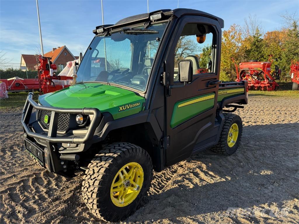 John Deere 835M Sonstige Landmaschinen