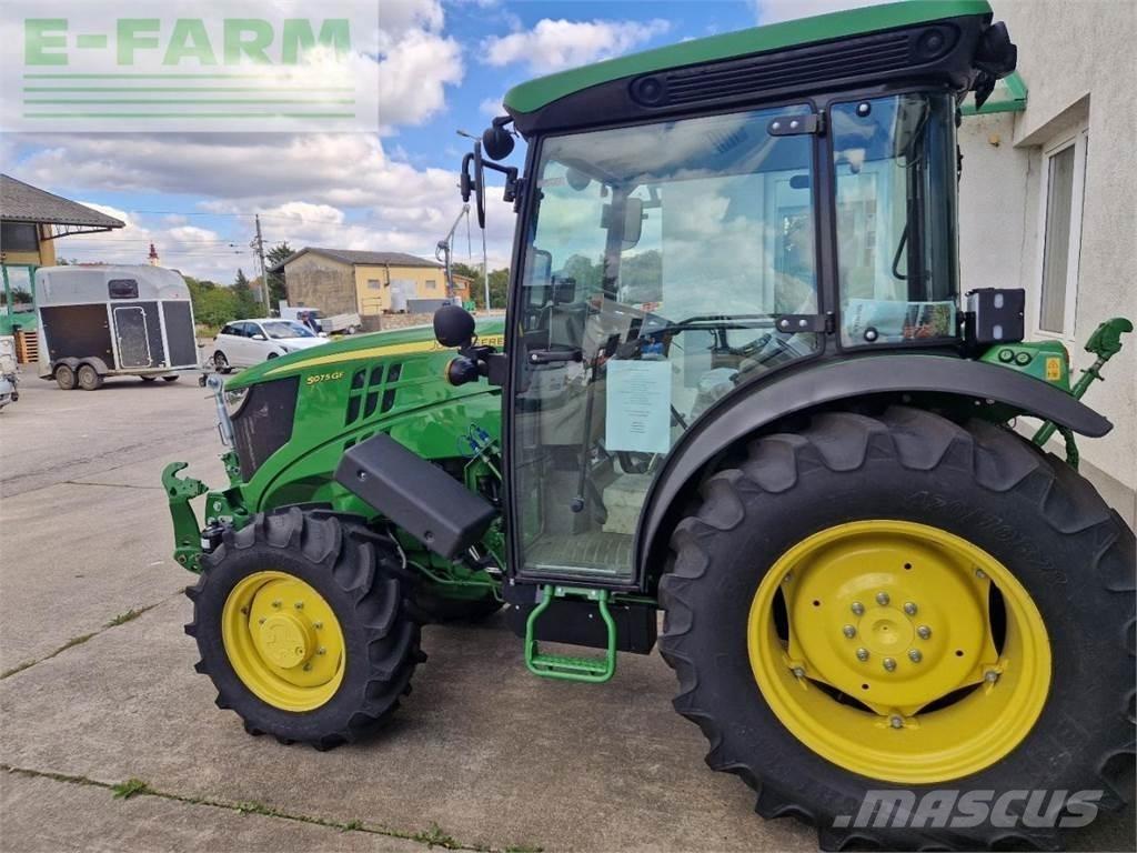 John Deere 5075 GF Traktoren