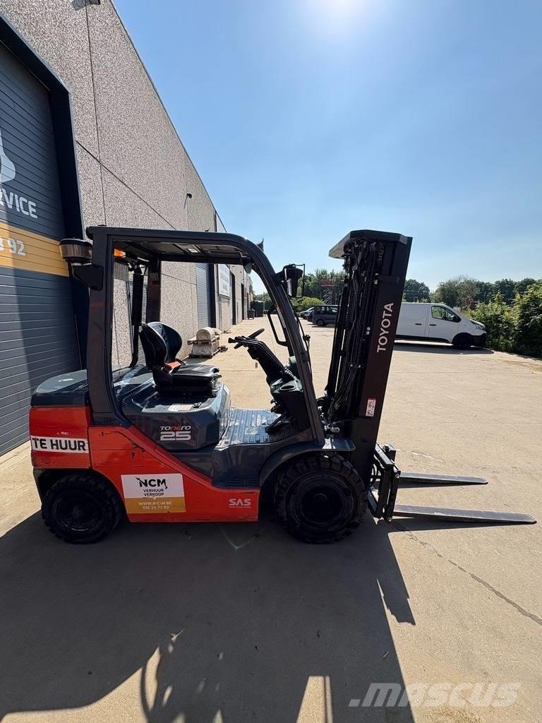 Toyota 8 FDF 25 Diesel Stapler