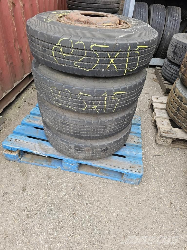 Pirelli 825X15 Transport Sonstige