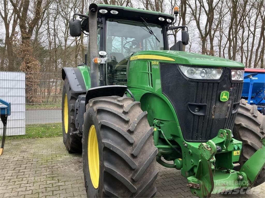 John Deere 7230R Traktoren