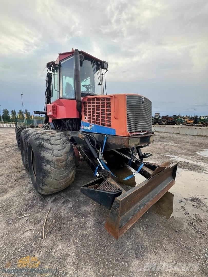 Valmet 890.2 Forwarder
