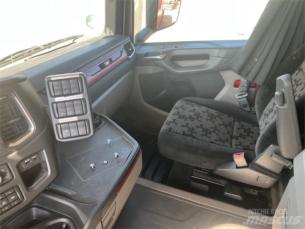 Scania R 590 Holzfahrzeuge