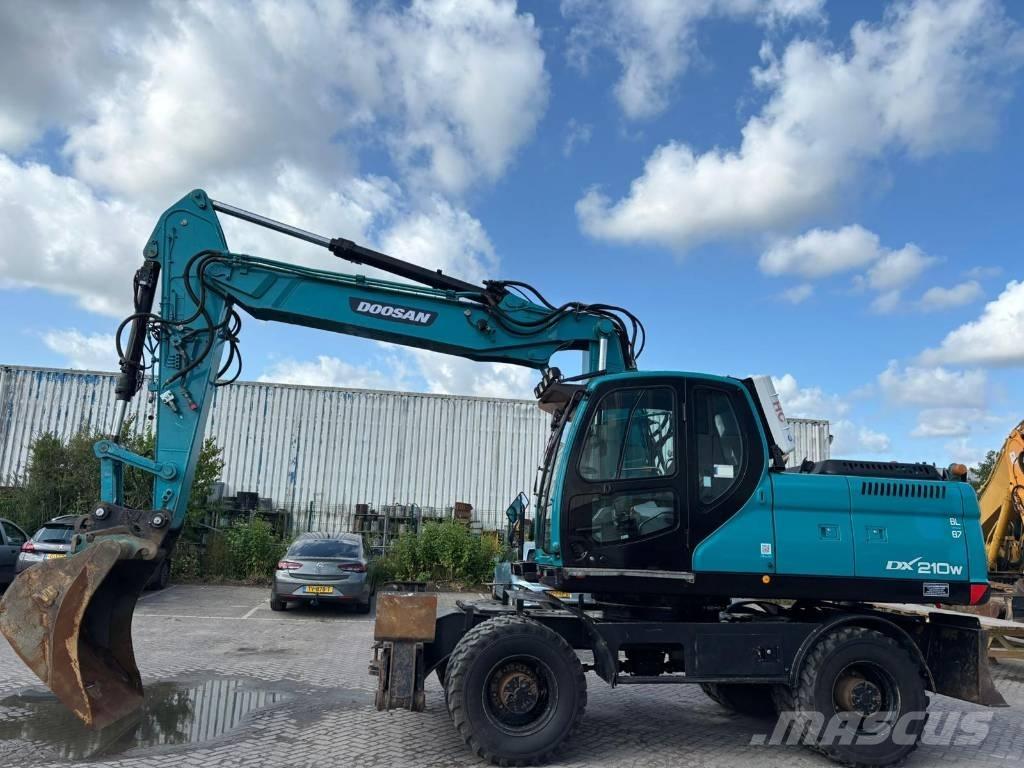 Doosan DX 210 W Mobilbagger