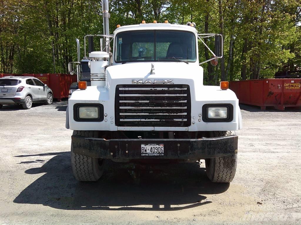 Mack RB 688 S Wechselfahrgestell