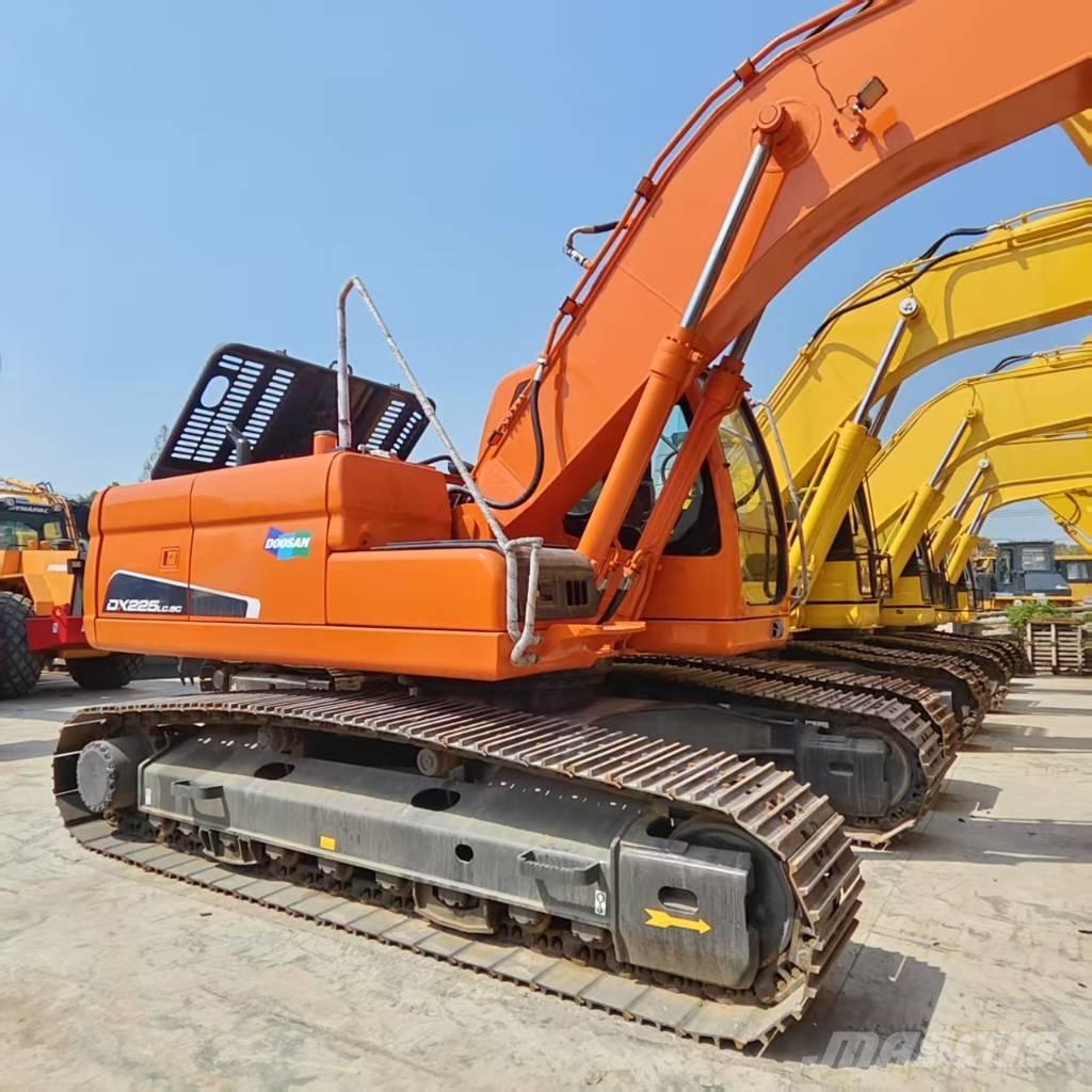 Doosan DX225LC-9C Raupenbagger