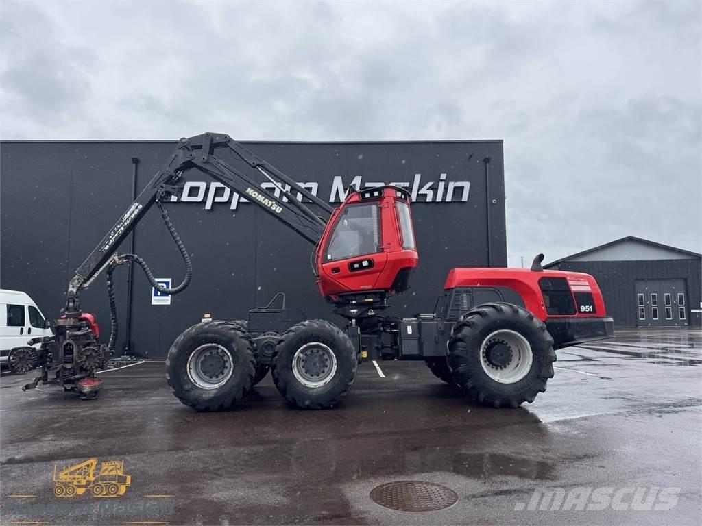Komatsu 951 Harvester