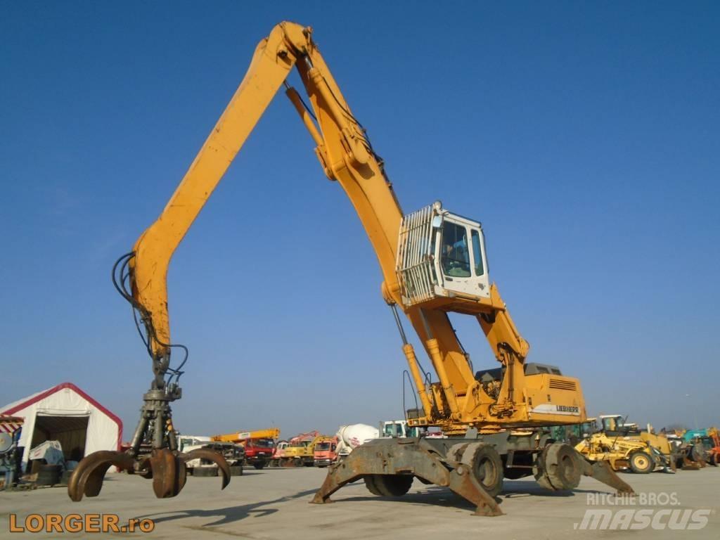 Liebherr A 934 B Materialumschlag