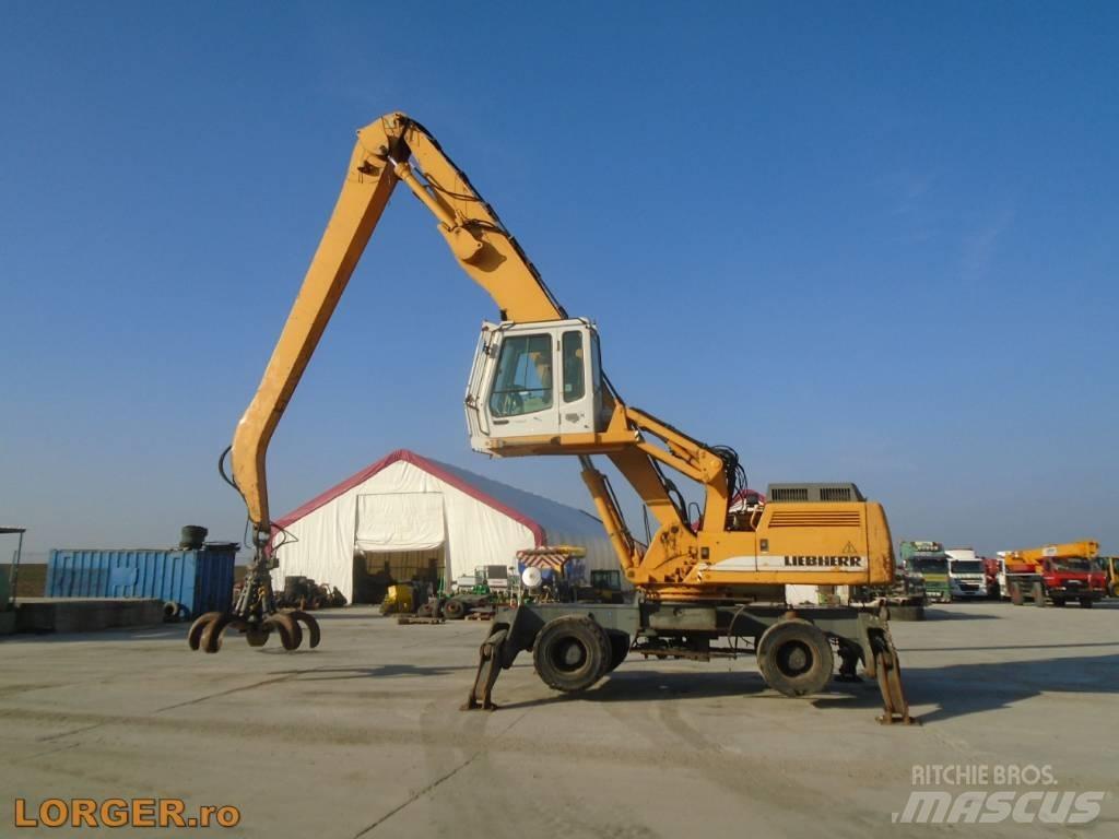 Liebherr A 934 B Materialumschlag