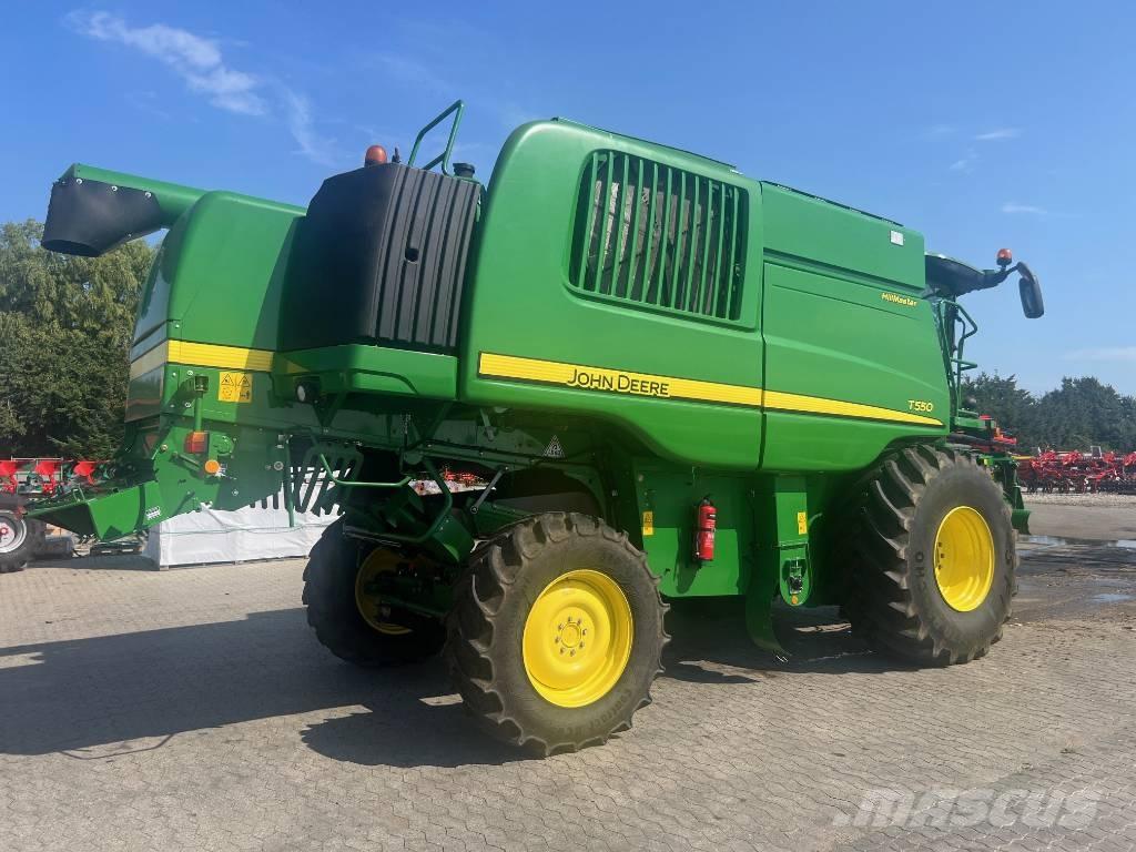 John Deere T 550 Mähdrescher