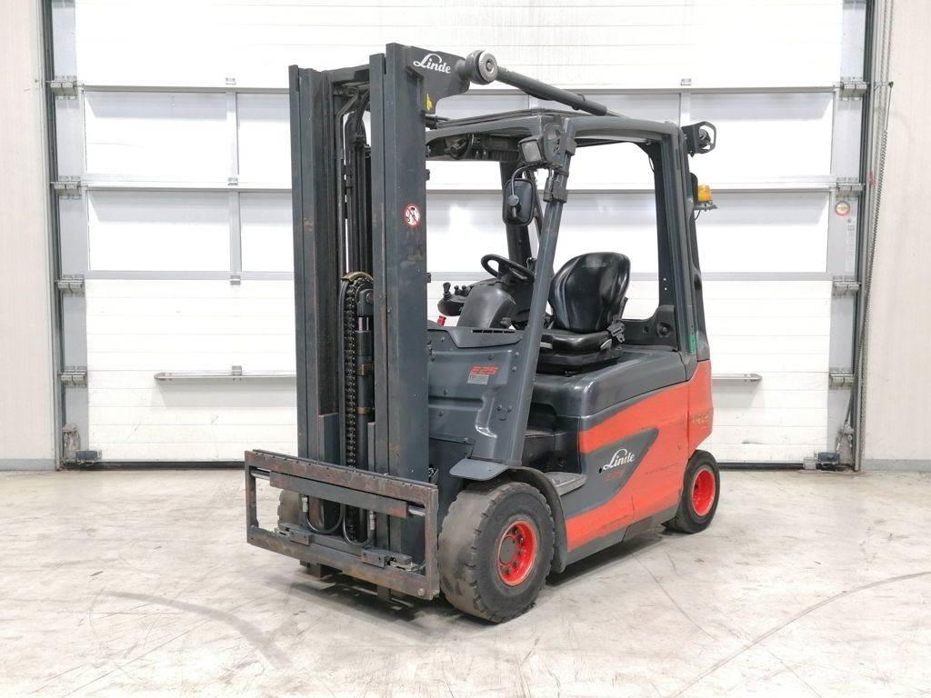 Linde E25-01 Elektro Stapler