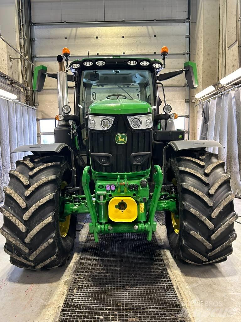 John Deere 6R 215 Traktoren