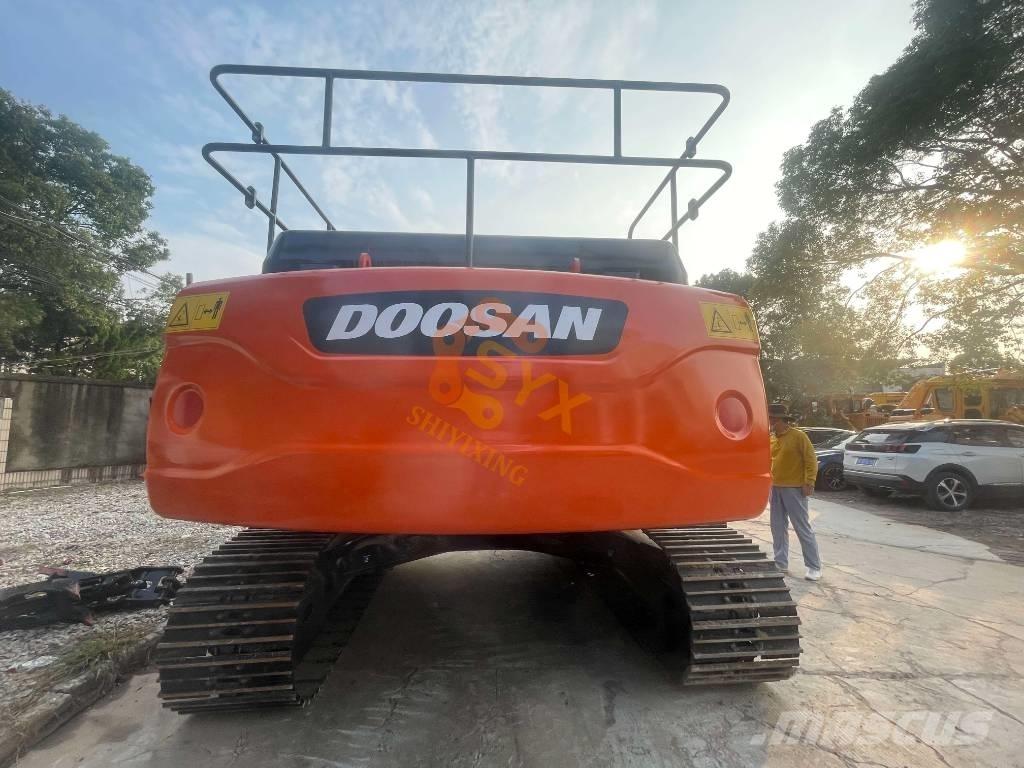 Doosan DX 300 Raupenbagger