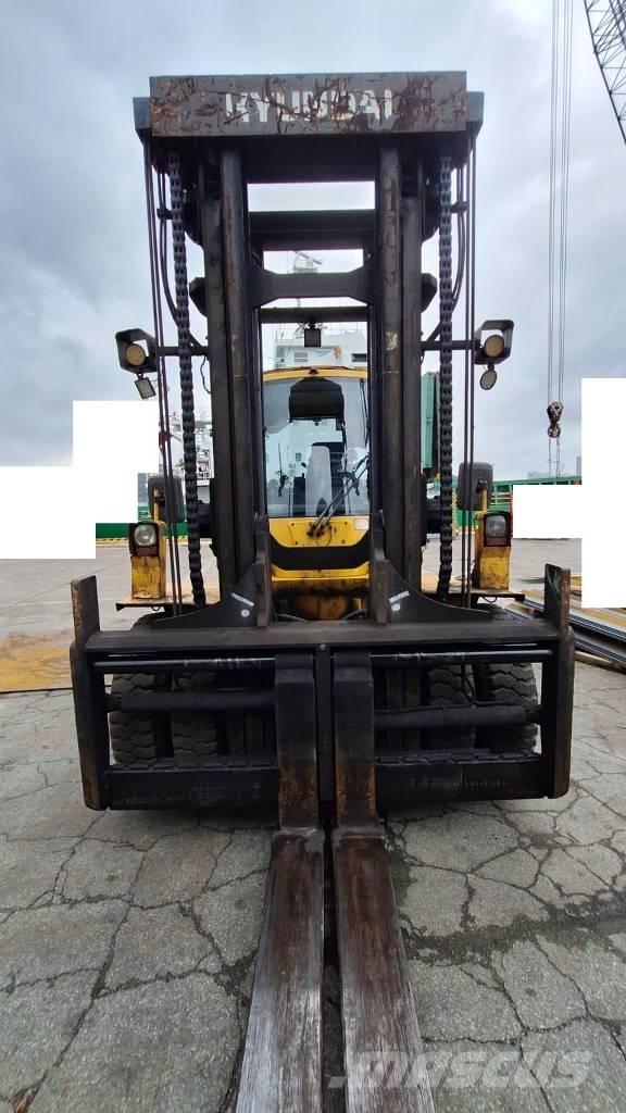 Hyundai 160 D-7 A Diesel Stapler